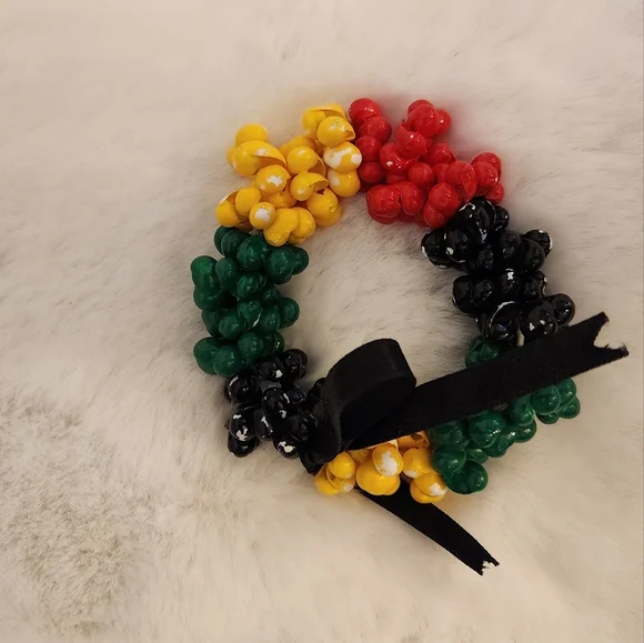 Colorful Shell Bracelet - NWOT - Picture 3 of 4